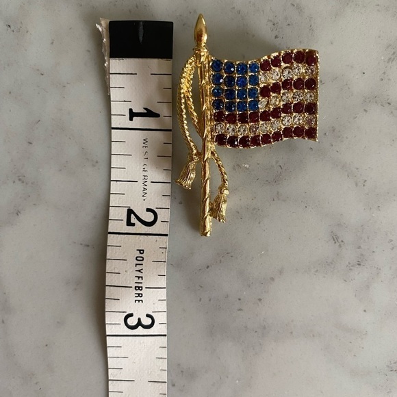 Vintage Crystal Embellished Gold Flag Pin - Picture 4 of 4